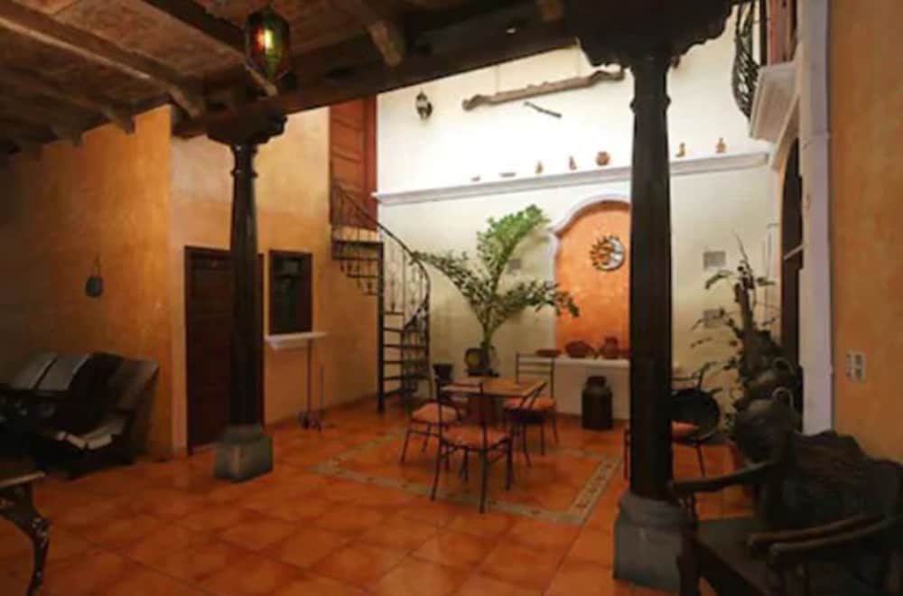 Villa Florencia Centro Hotel 42/58