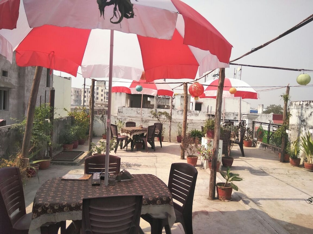 Hotel Ganesha 54/63