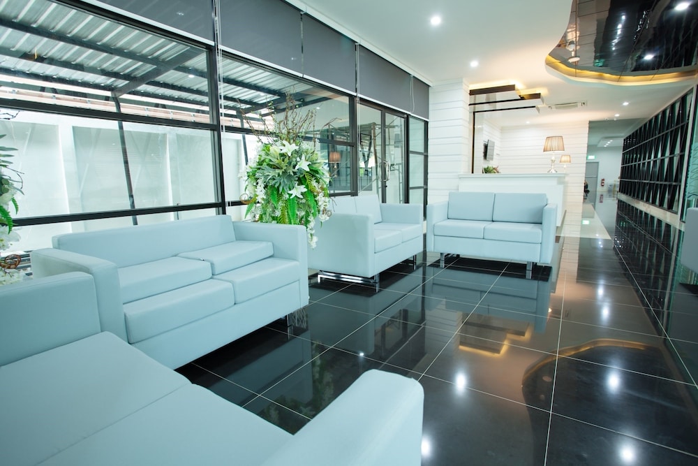 Thanburi Hotel 20/35
