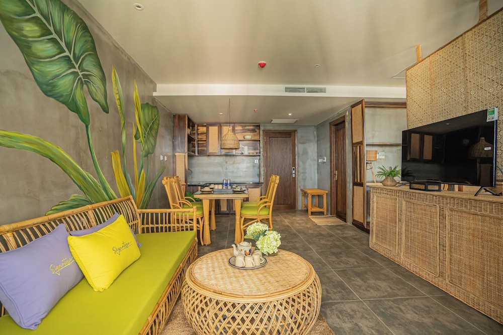 The Signature Hotel Nha Trang 8/50