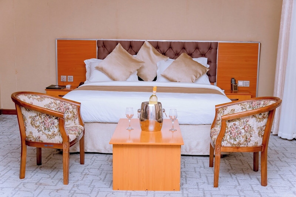 DELUXE, DOUBLE OR TWIN BED