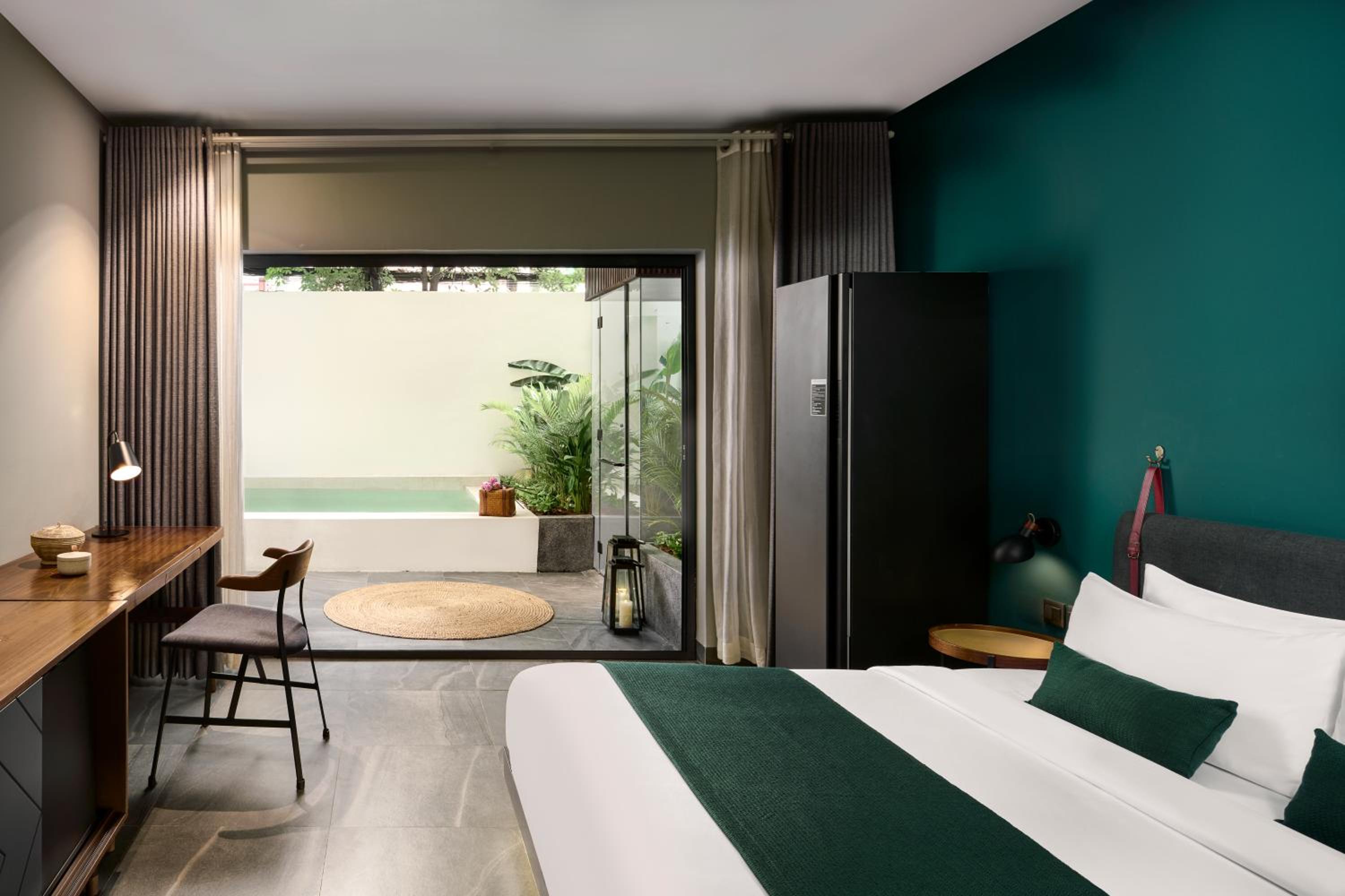 Room, Sauna, Hot Tub