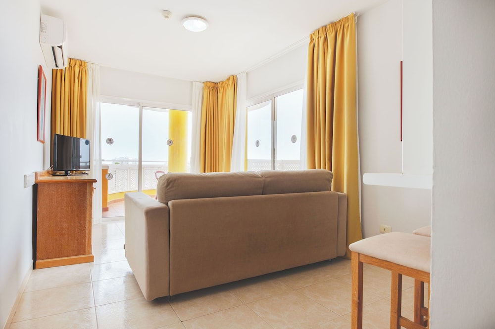 Villa De Adeje Beach 8/50