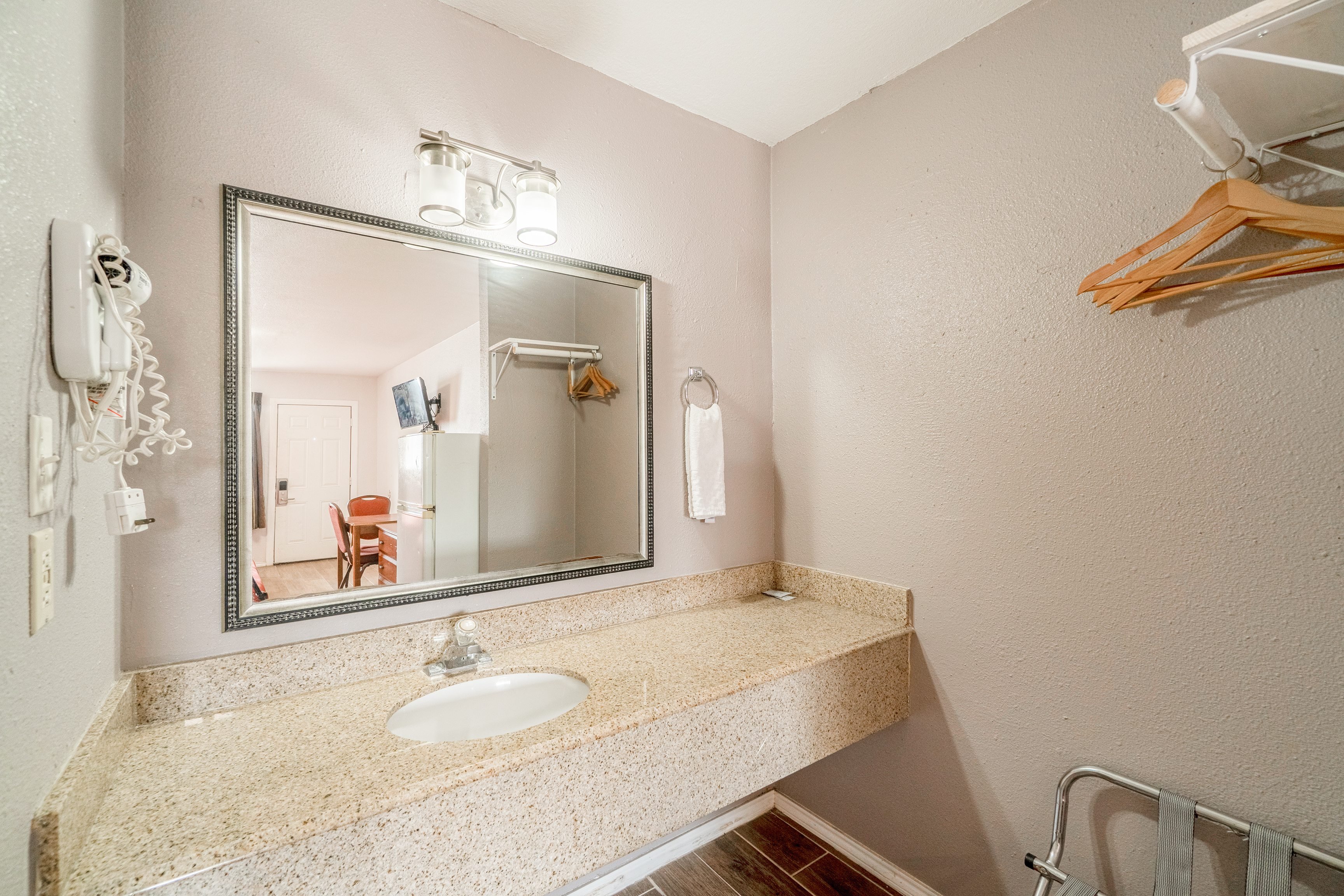 OYO Budget Inn Falfurrias Hwy 281 47/50