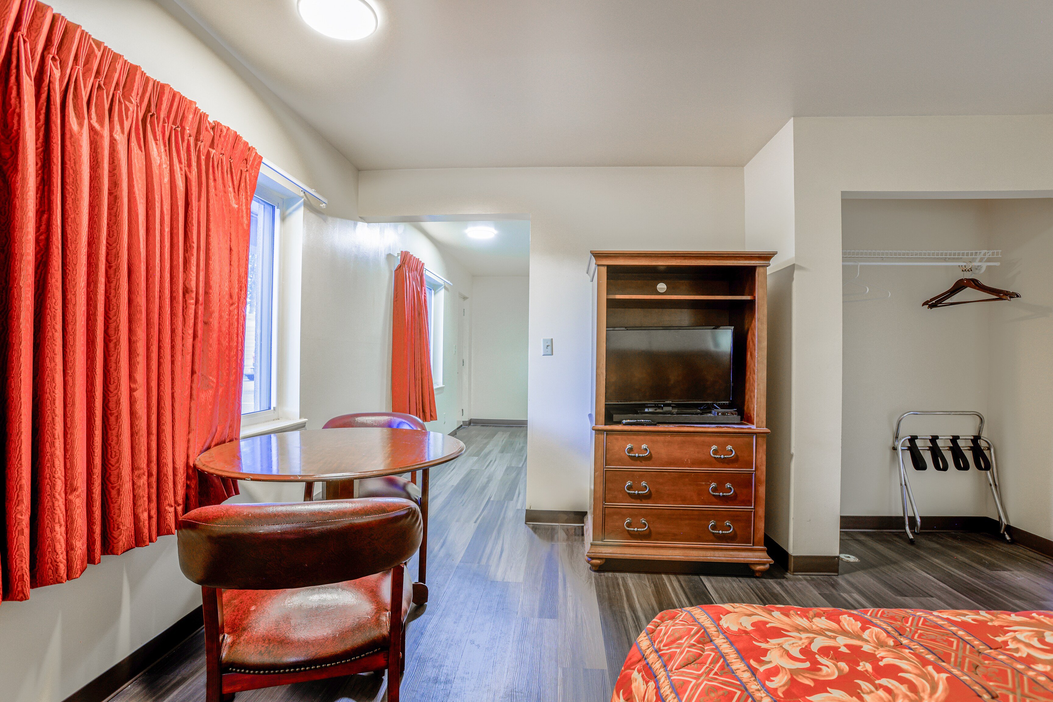 Whispering Pines by Hotel O Whitestone VA 23/50