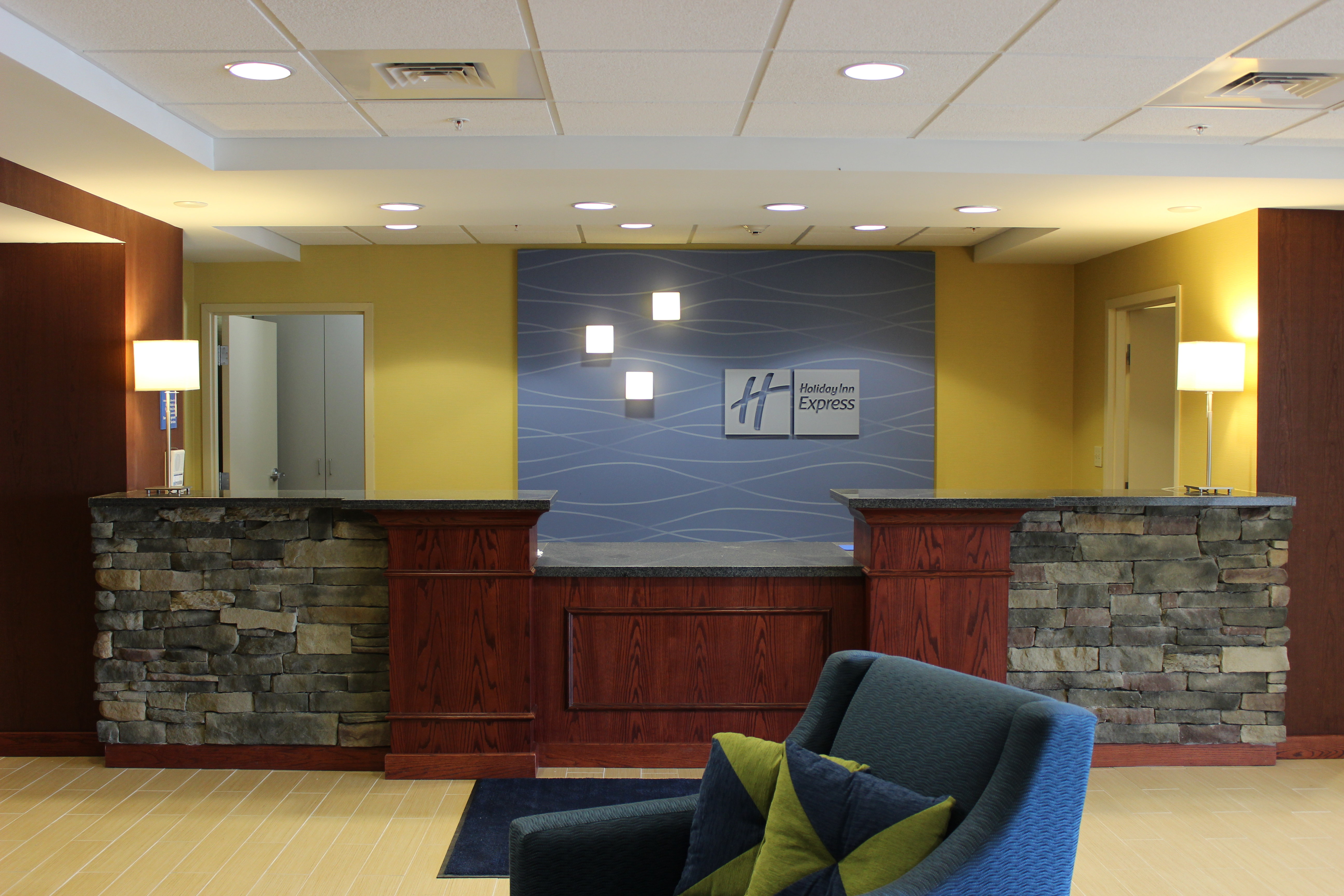 Holiday Inn Express Suites Milford 5/50
