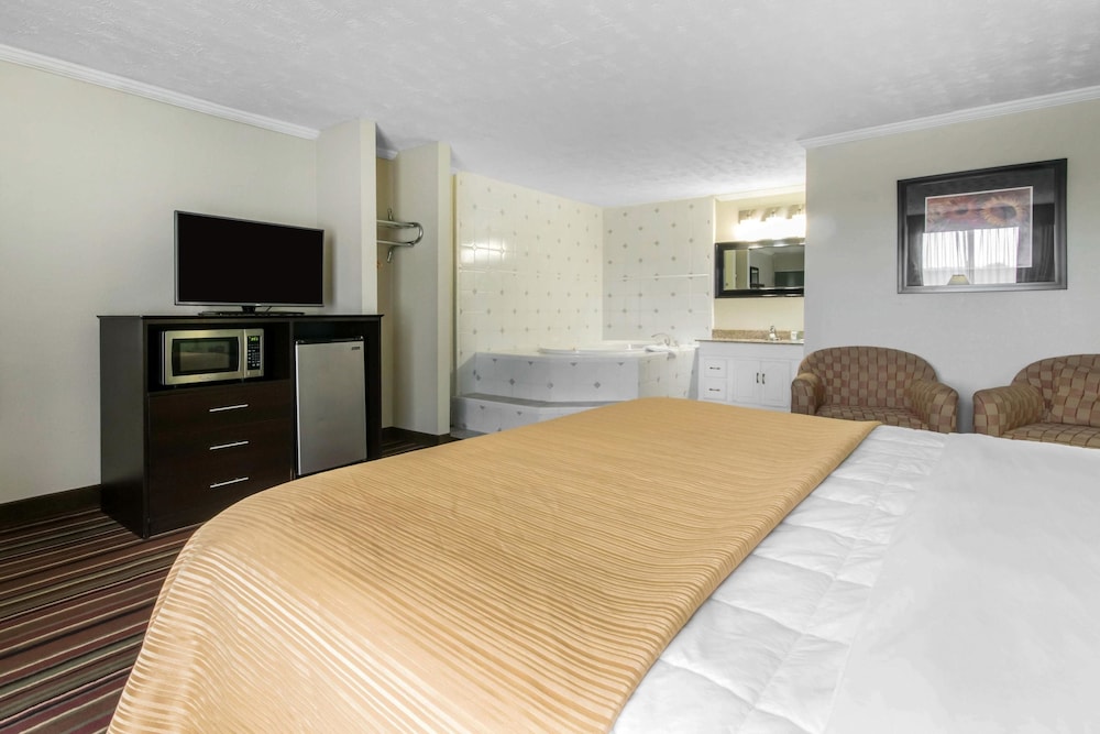 Quality Inn & Suites Horse Cave - Cave City 12/39