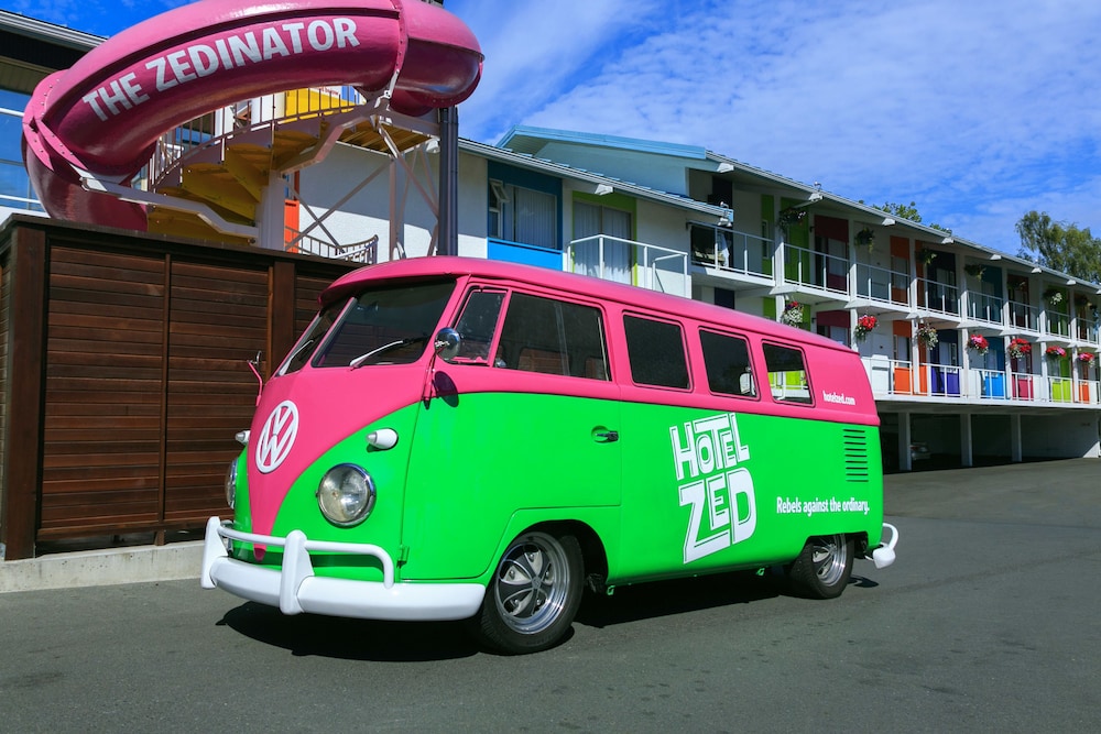 Hotel Zed Victoria 7/64
