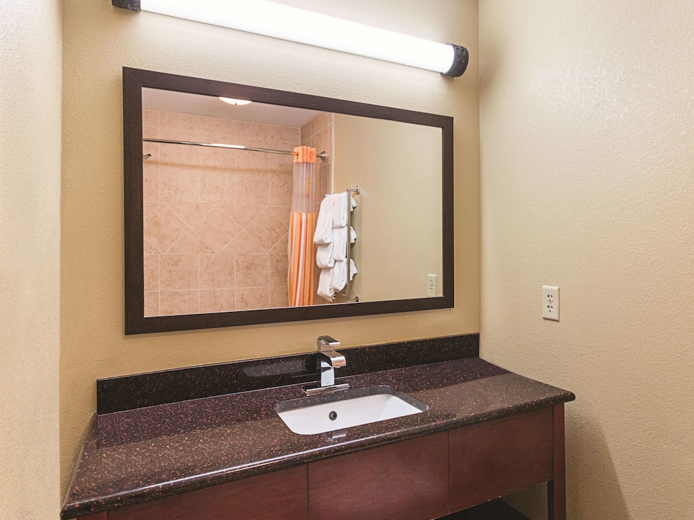 La Quinta Inn & Suites by Wyndham Woodway - Waco South 15/47