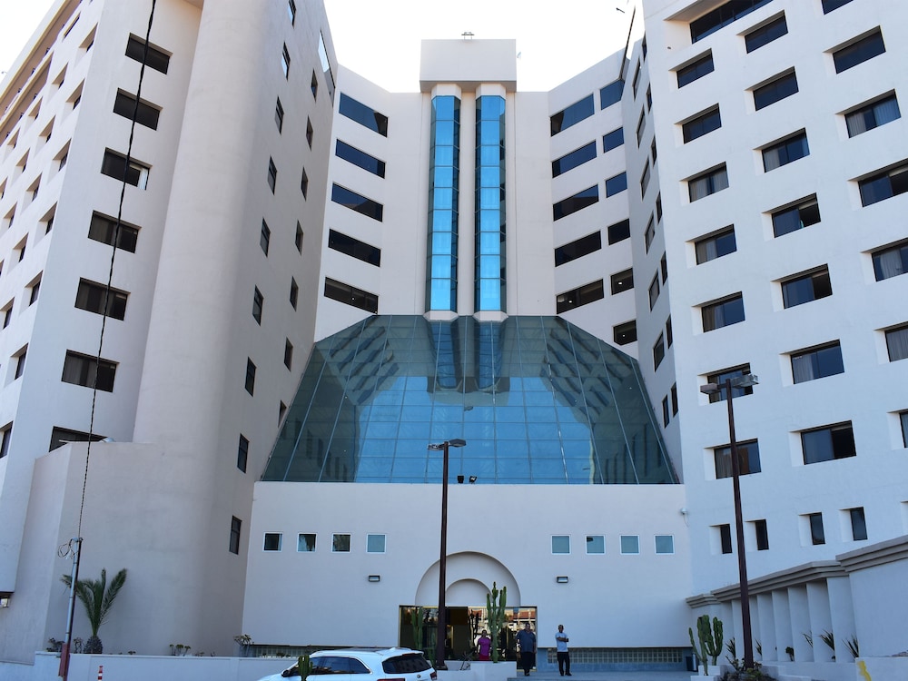 Corona Plaza Hotel 2/70