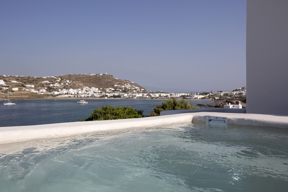 Dreambox Mykonos Suites 48/53