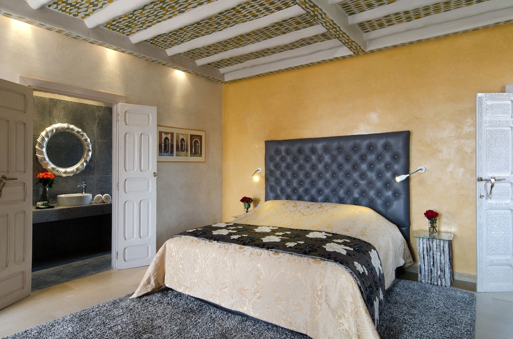 1 BEDROOM, VILLA, PRIVATE POOL