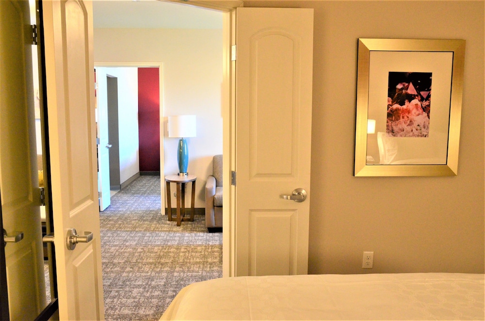 Staybridge Suites Hillsboro South 31/76