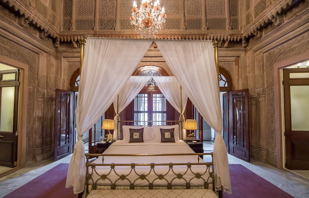 Laxmi Niwas Palace 30/65