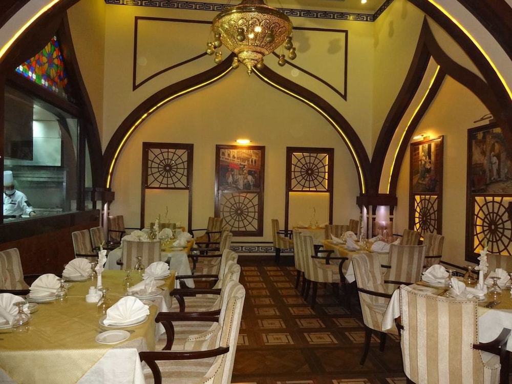 Faletti’s Hotel 48/68