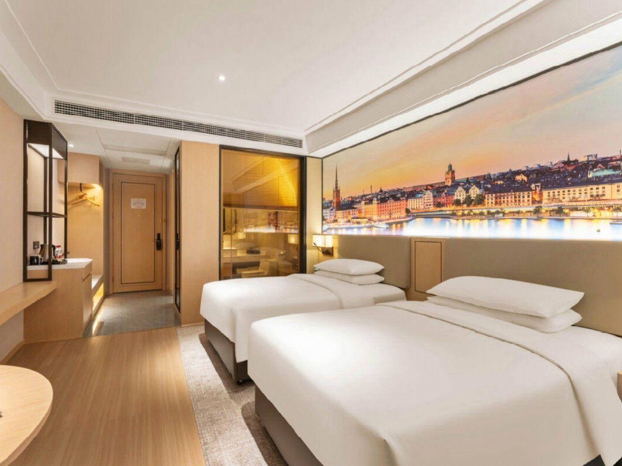 Jinghong International Business Hotel 45/68