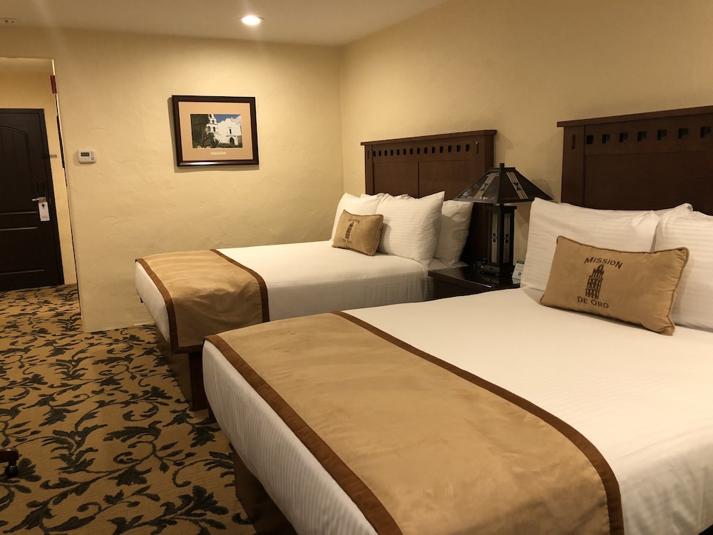 HOTEL MISSION DE ORO 10/64