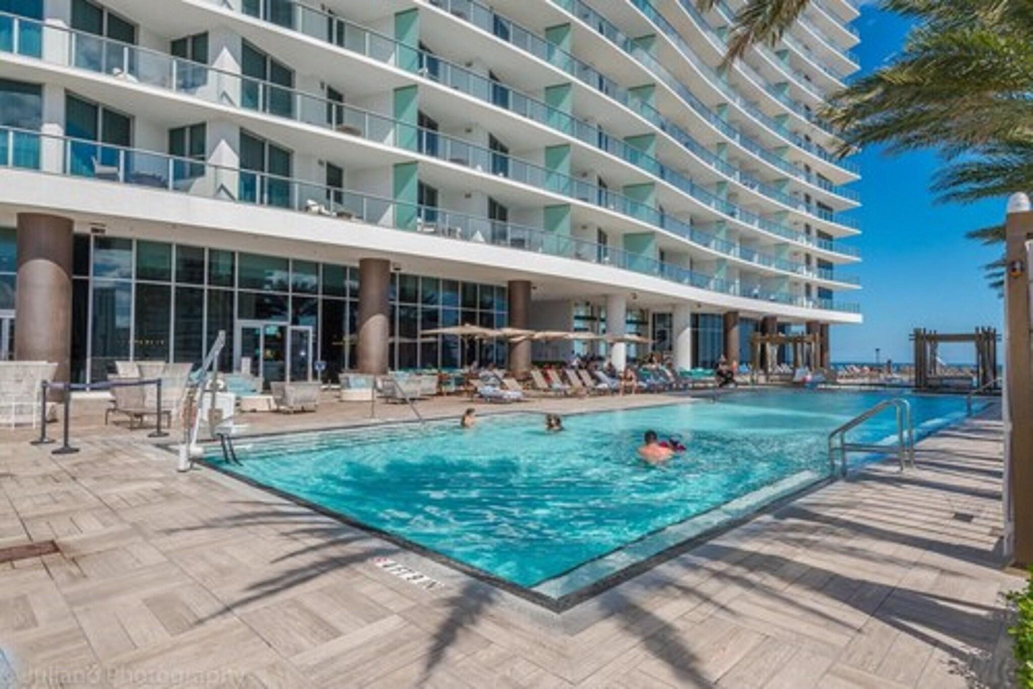 Hyde Beach Condos by Ammos VR 写真5