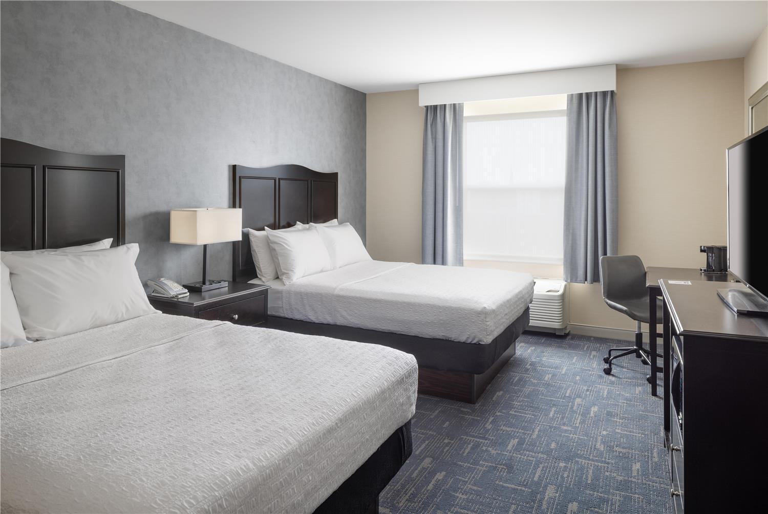 Executive, 2 Queen Beds, Water View
