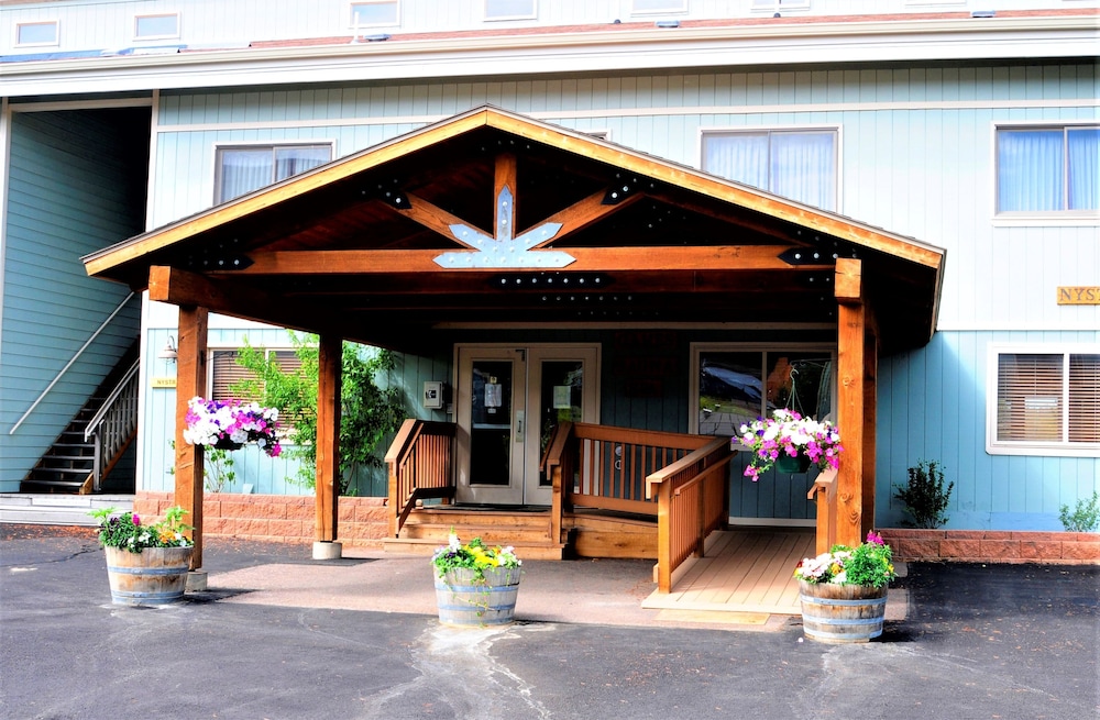 Twin Rivers Condominiums by Alderwood Colorado Management 3/47