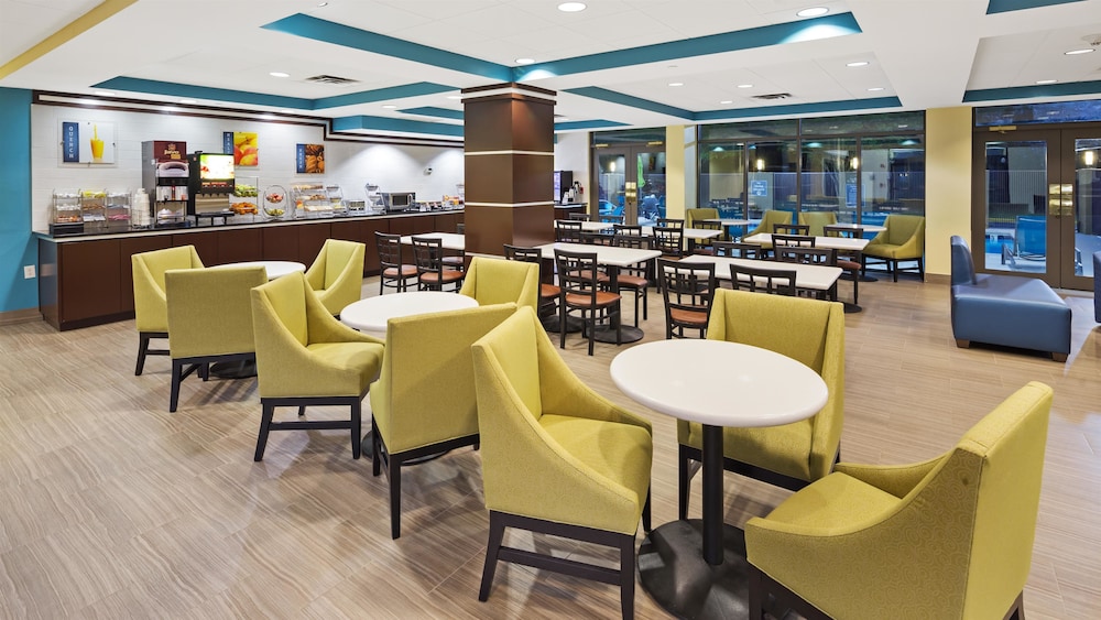 Best Western Plus Birmingham Inn & Suites 30/37