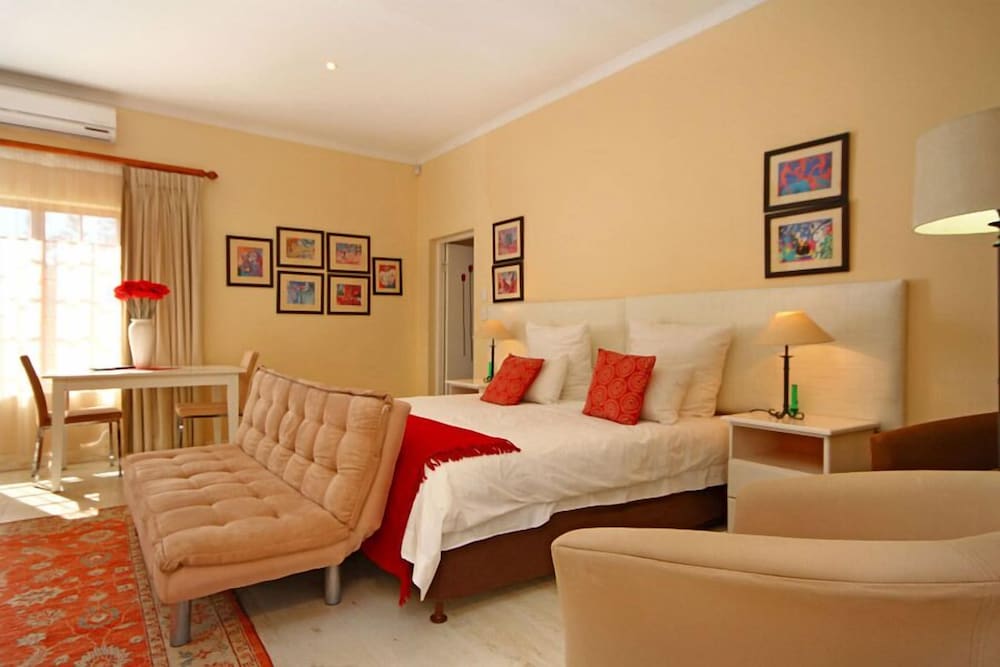 Kleinbosch Lodge 14/45