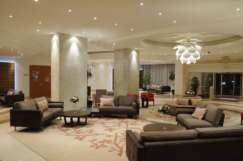 New Montana Hotel 30/50