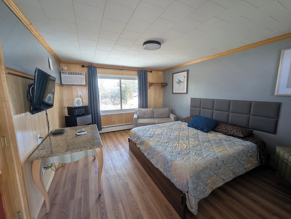 Wisconsin-Aire Motel By Random Lake 3/41