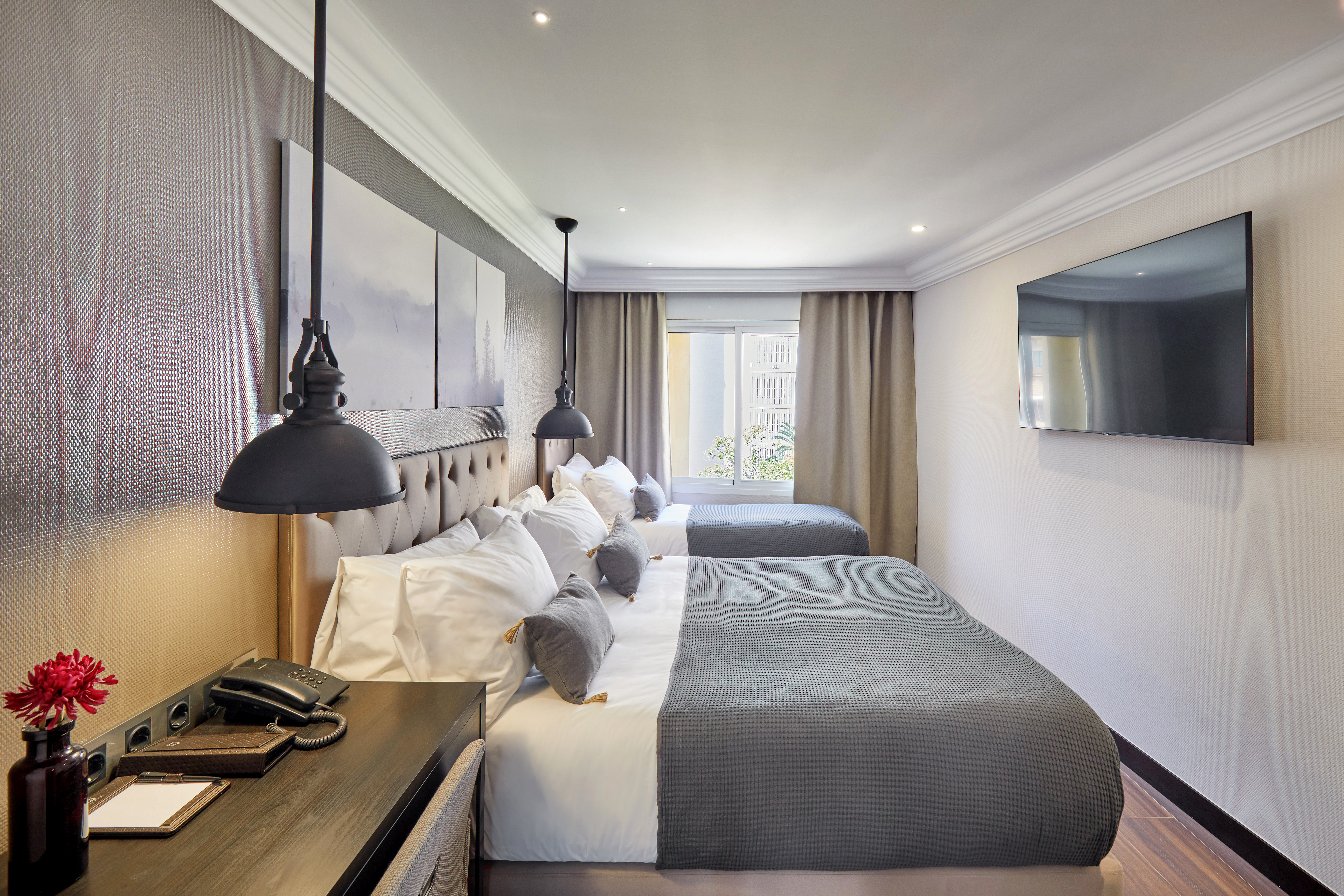 ROOM, TRIPLE, SMALL