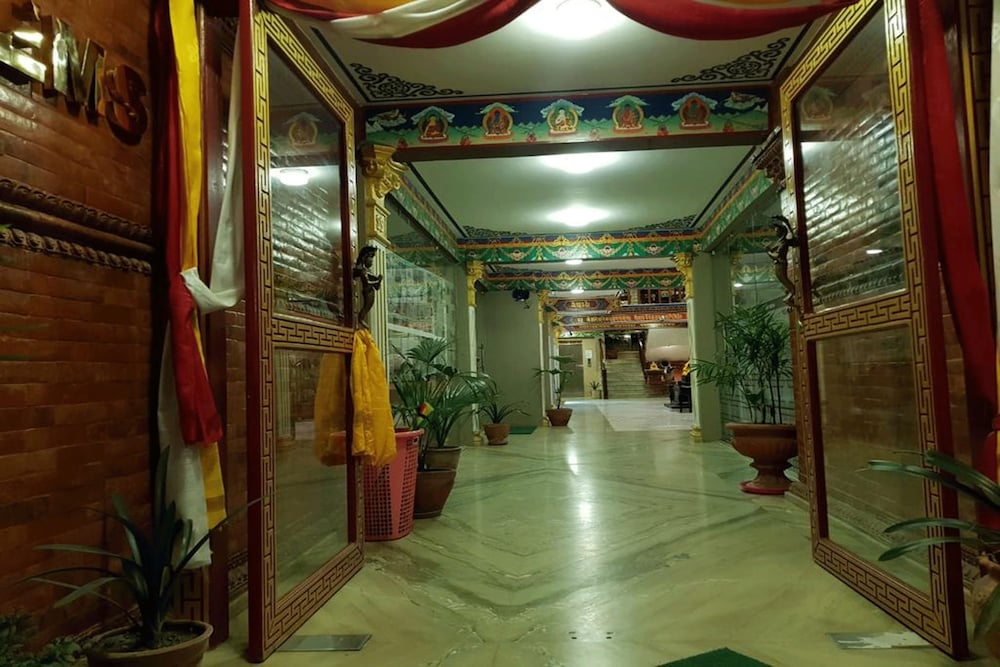 Hotel Lotus Gems 4/37