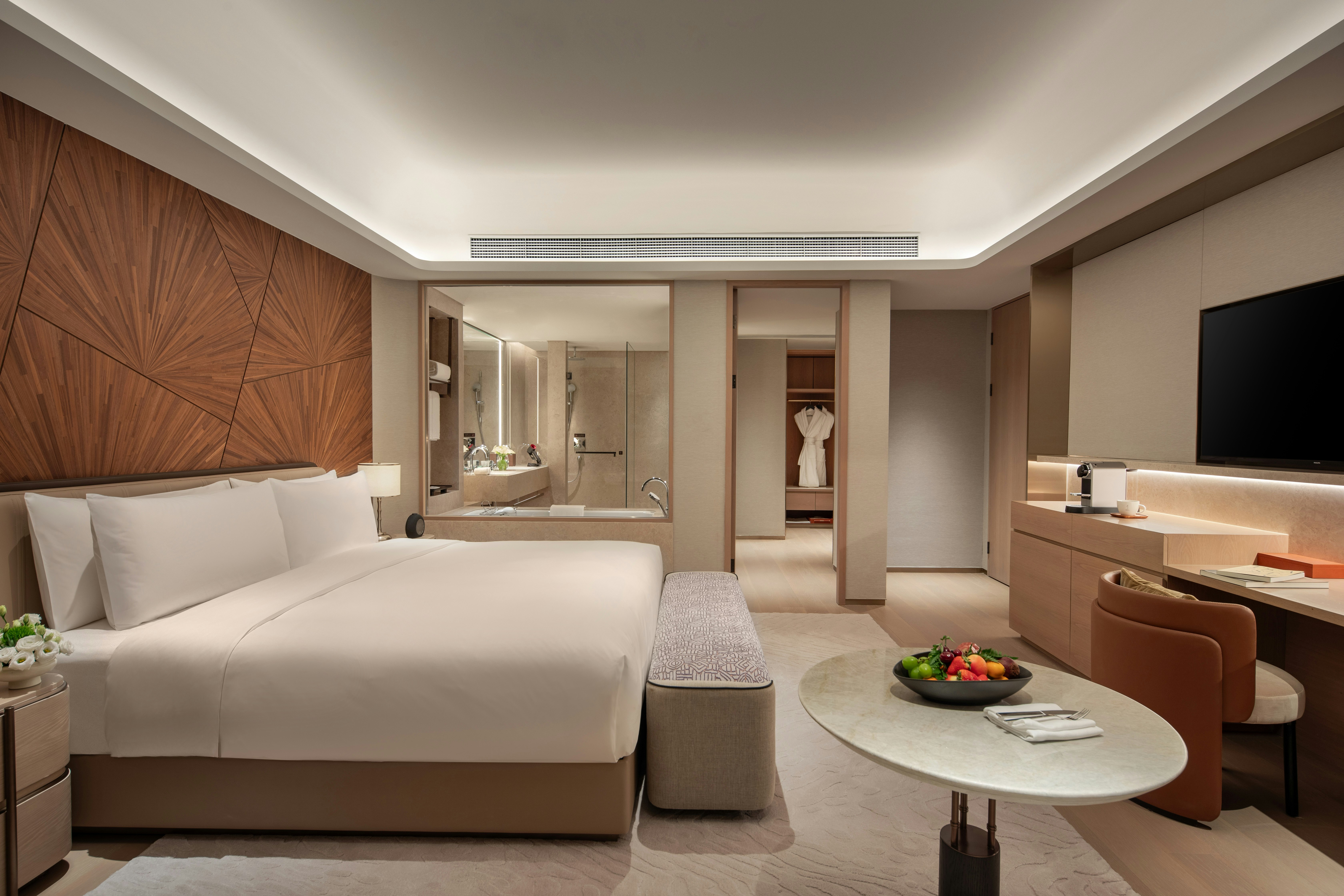 غرفة كلاسيكية بسرير كينج في طابق مرتفع، InterContinental Wuxi Taihu New City 2/2