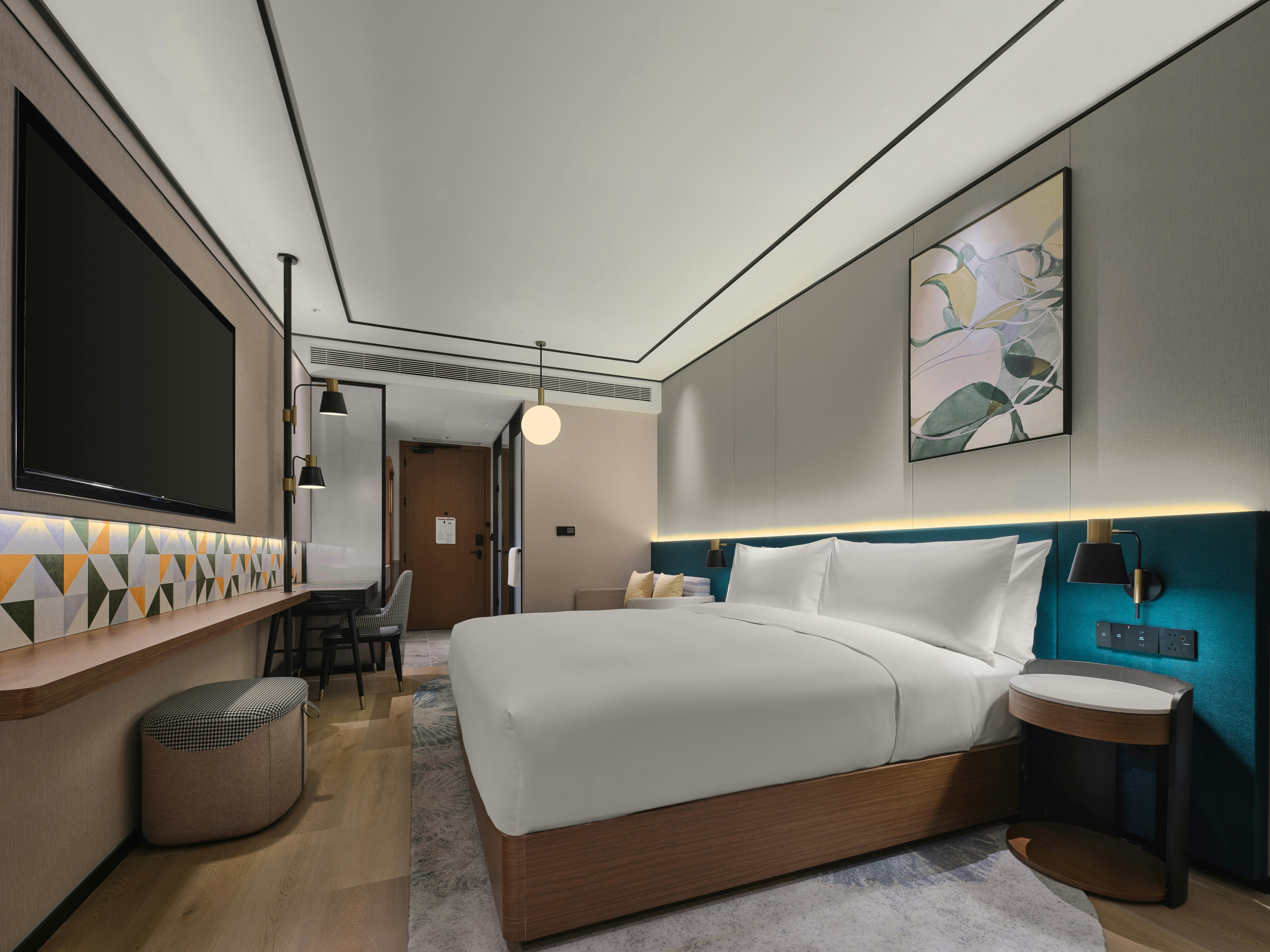 GUEST ROOM, SUPERIOR, KING BED