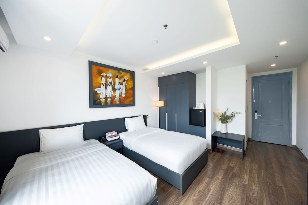 DELUXE, TWIN BEDS