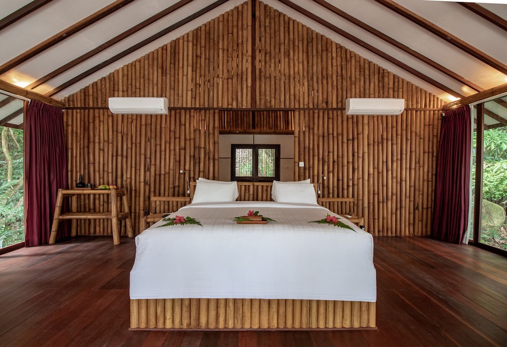 Premier, King Bed, Beach Side