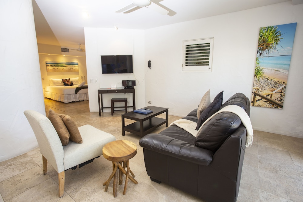 NOOSA BLUE RESORT 49/76