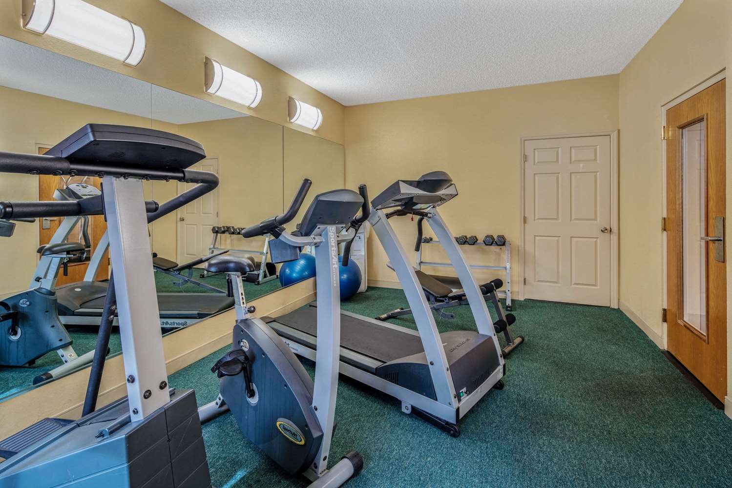 La Quinta Inn Suites By Wyndham Naples Downtown 20/48