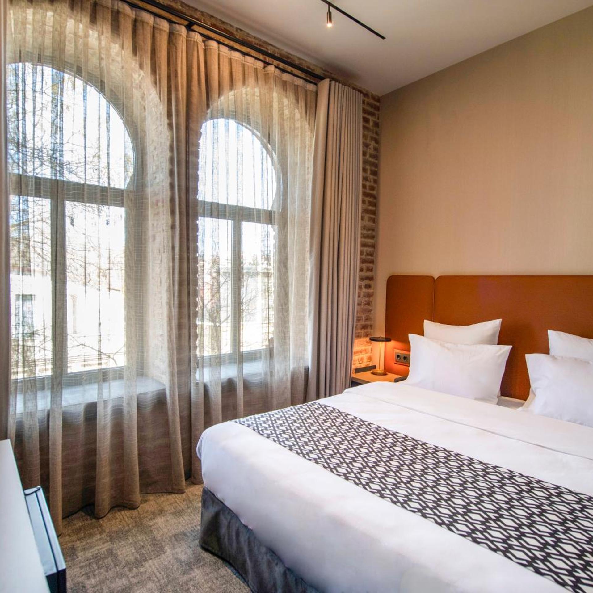 Qarvasla Hotel 23/68
