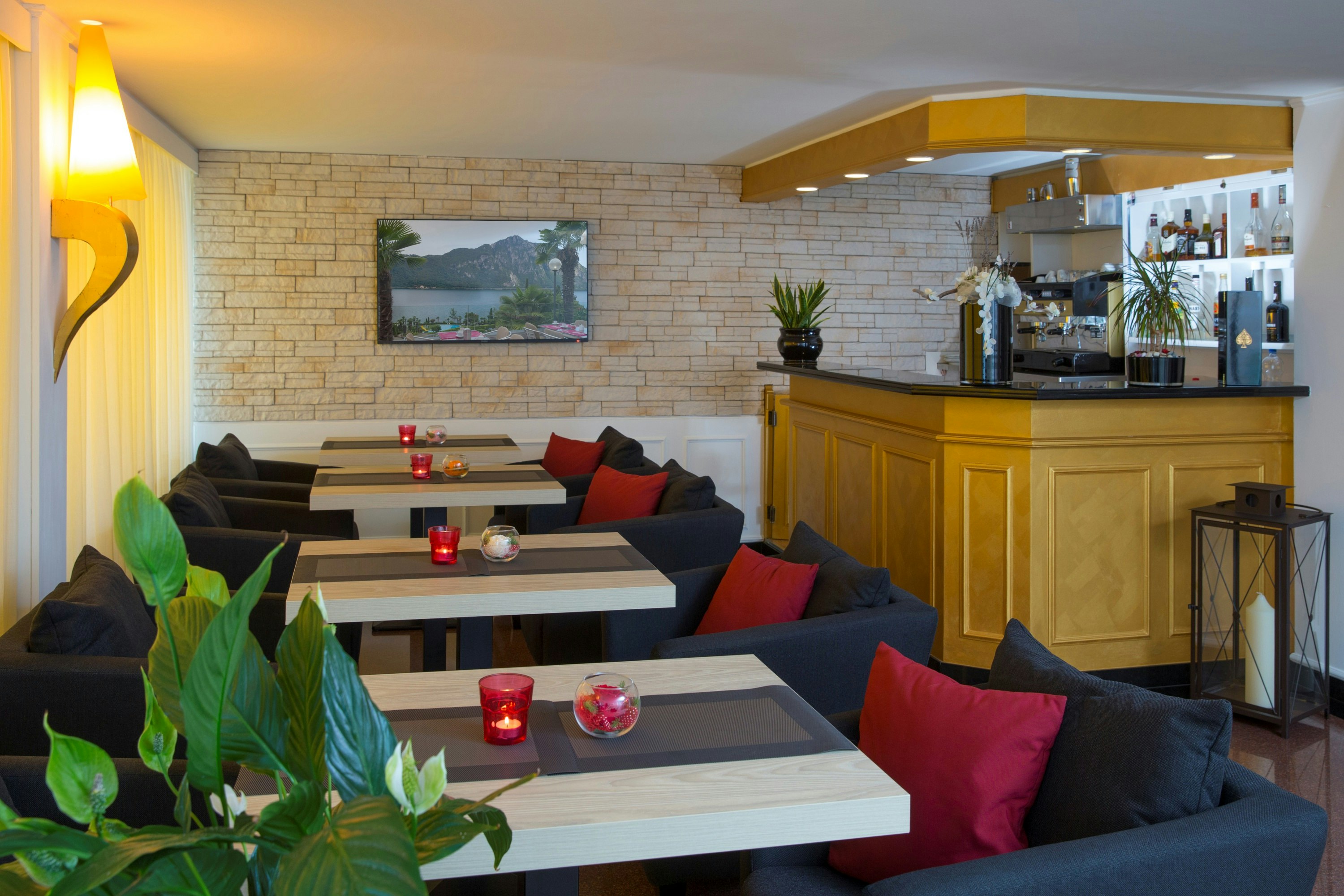Hotel Campione 63/74