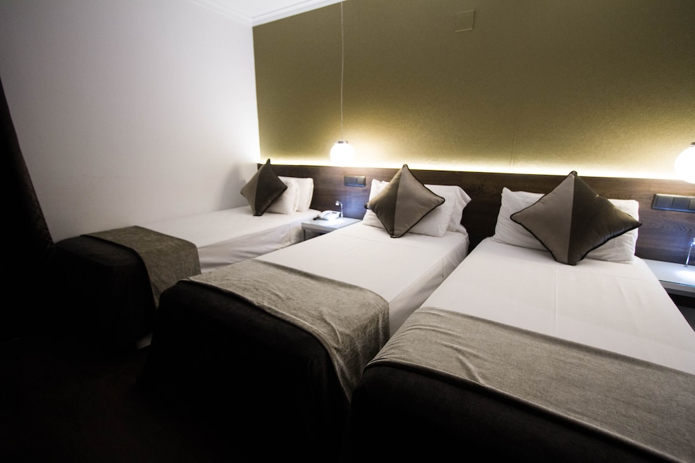 Hotel Moderno BCN 23/70