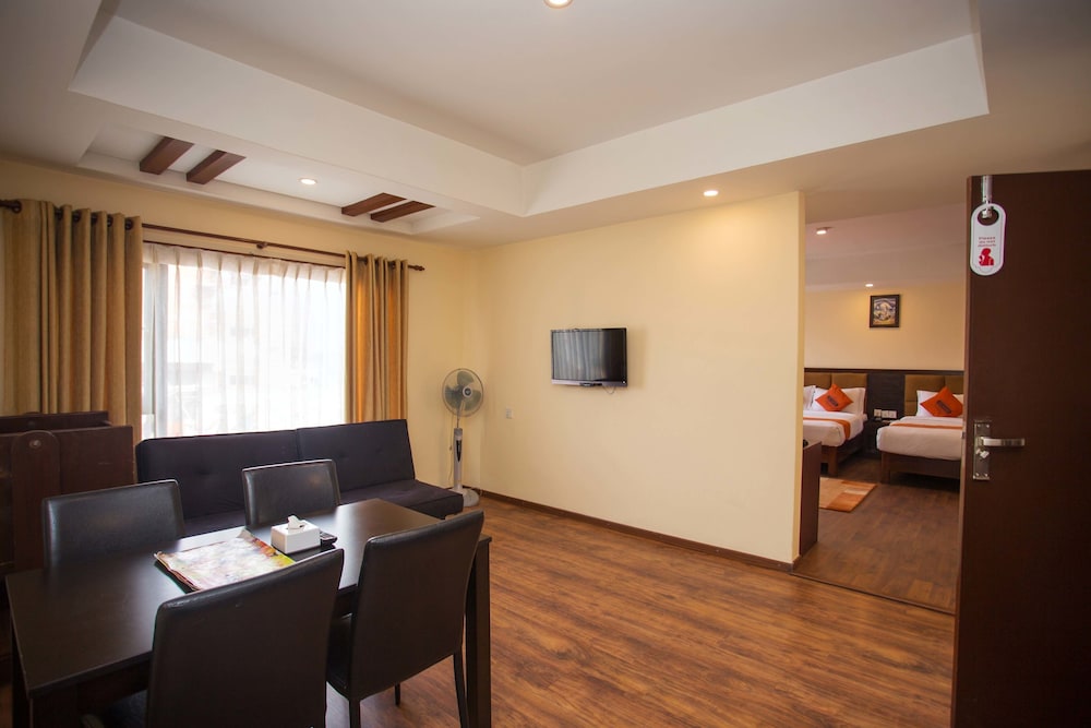 Hotel Jay Suites 51/75