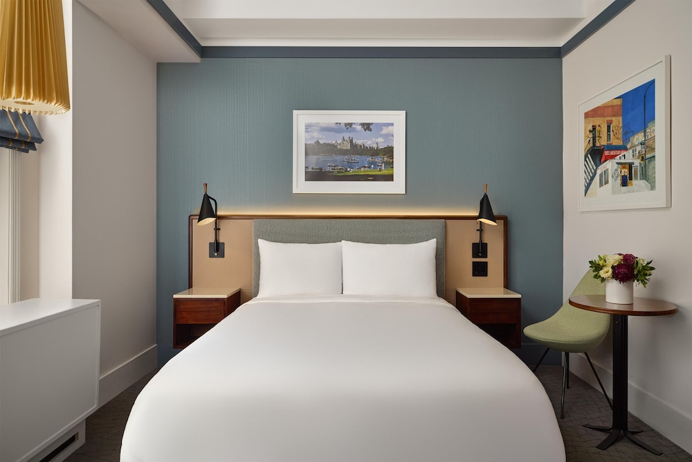 Room, Queen Bed