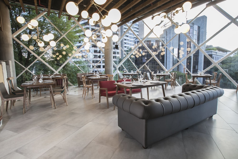 V Grand Hotel, a member of Radisson Individuals 28/45