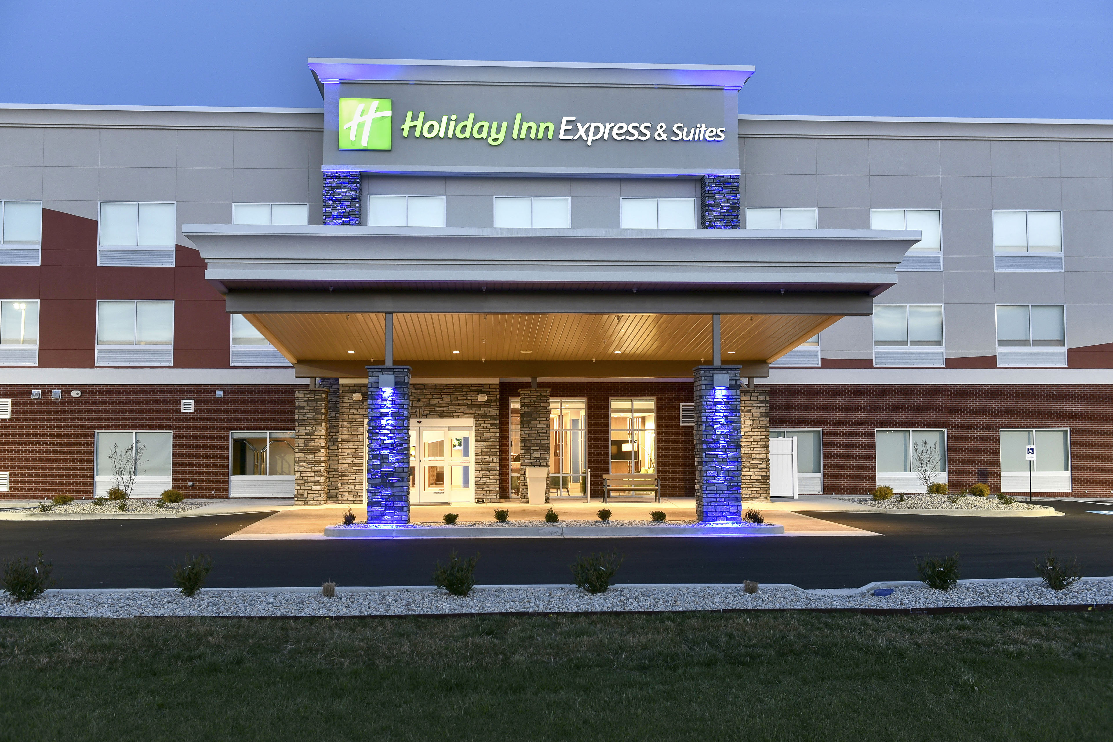Holiday Inn Express Suites Madisonville 3/30