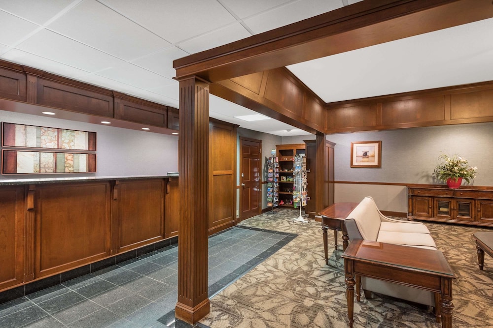 Ramada Plaza by Wyndham Portland 4/35