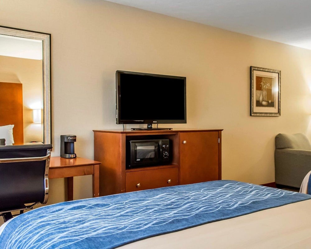 غرفة قياسية بسريرين كوين، Comfort Inn & Suites Franklin East 3/6