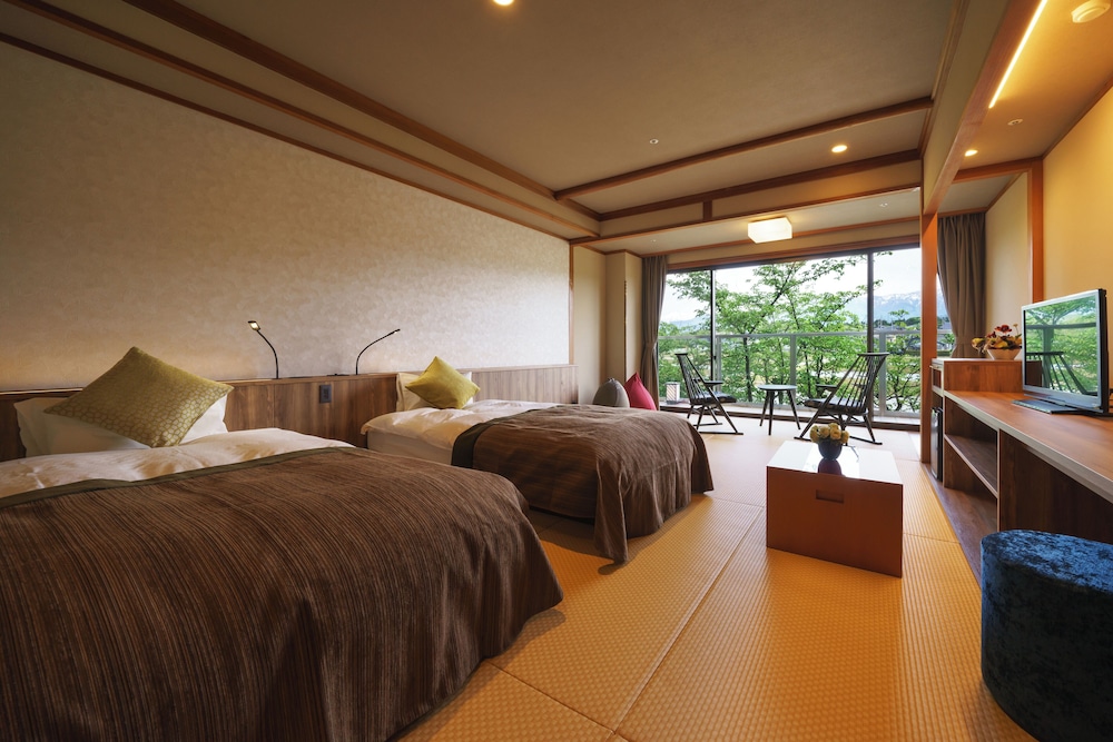 Japanese, Modern, Twin Beds, Mountain Side