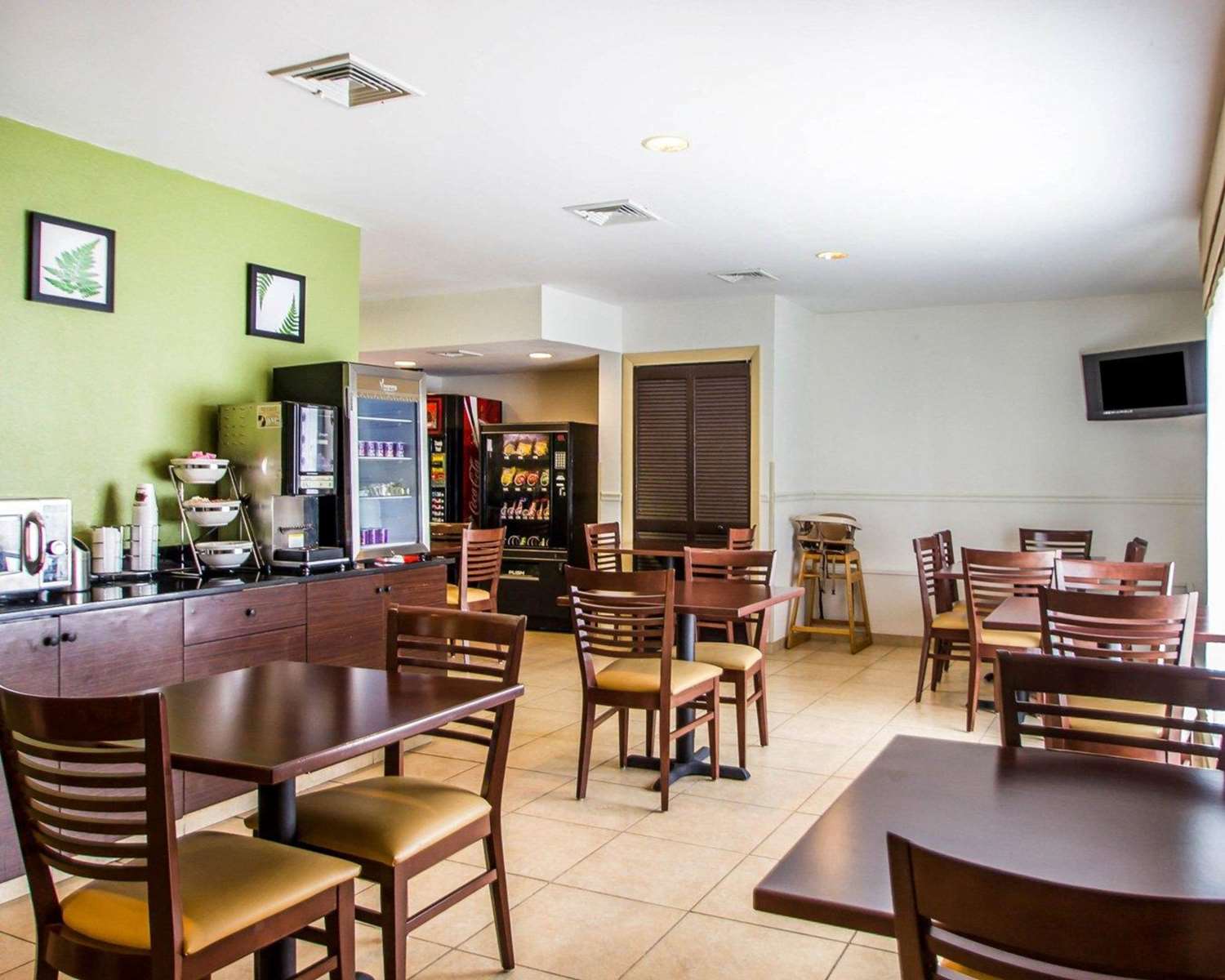 Sleep Inn & Suites Niantic North 30/36