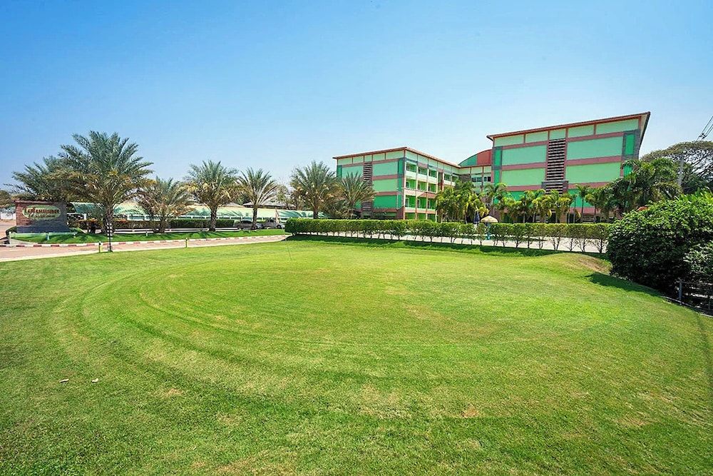 Hiso Place Hotel 67/70