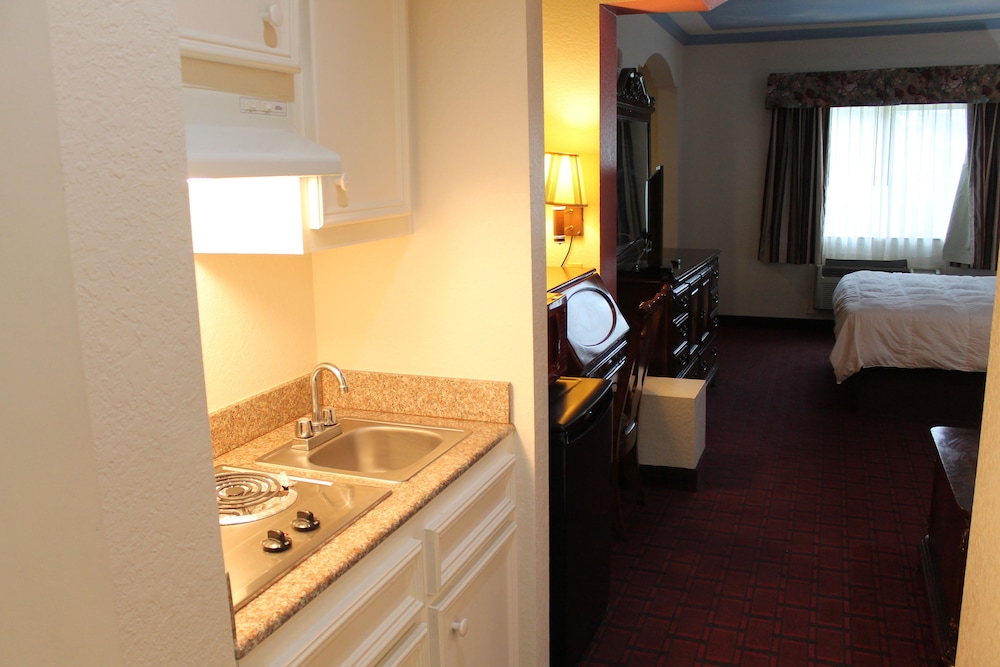 Baymont by Wyndham Texas City 44/59