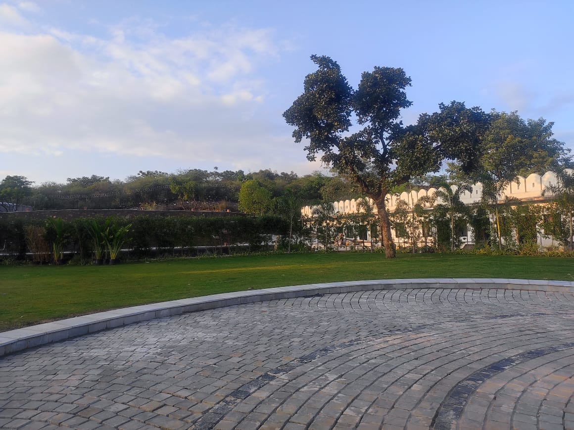 Daulatgarh Resort And Spa 5/7